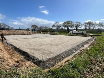 Terrassement de bâtiment à Bréhand 